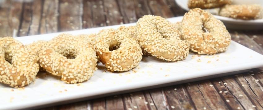 كعك بالسمسم