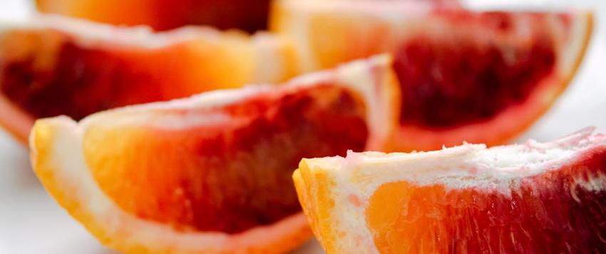  7 من فوائد البرتقال الأحمر الرائعة..تعرفي عليها