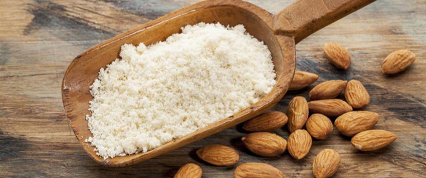 طريقة عمل دقيق اللوز