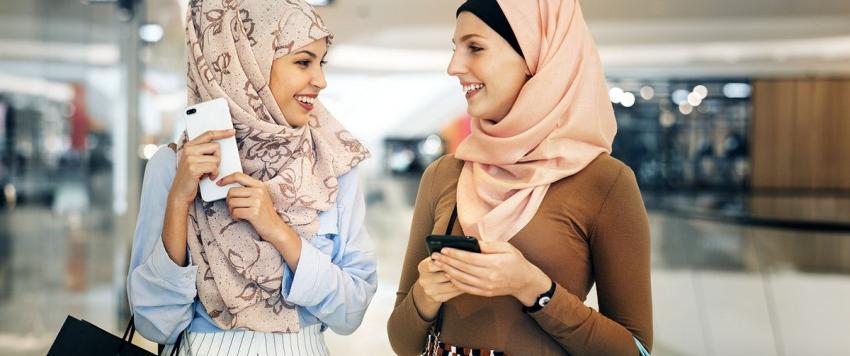 أفضل تنسيقات الكروب توب بشكل محتشم للمحجبات.. شاهدي (صور)