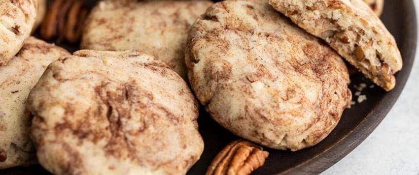 بسكويت الجوز بالقرفة يبعث الشعور بالدفء والسعادة