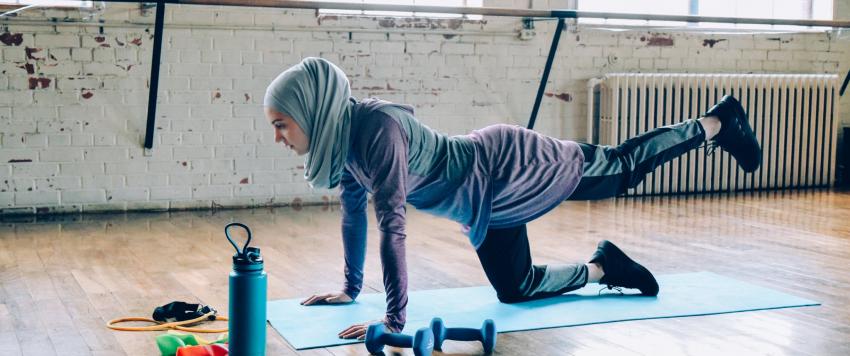  أجمل البدلات الرياضية للمحجبات المناسبة لموسم الخريف