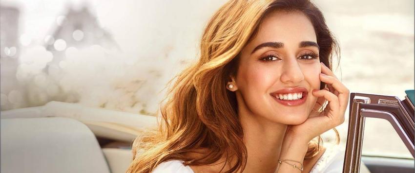 بخطوات بسيطة احصلي على مكياج ديشا باتاني الرطب