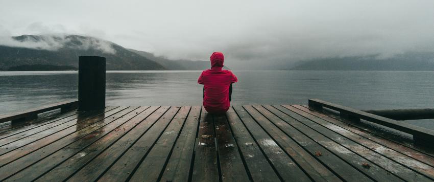 دراسة تكشف اختلاف الشعور بالوحدة بين الفئات العمرية