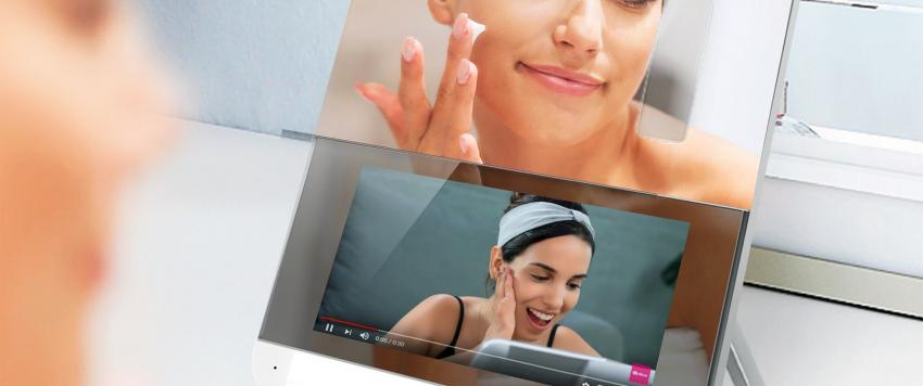 مرآة ذكية ستجعل متابعتك لآخر صيحات المكياج وتطبيقها في الوقت نفسه أمرًا سهلًا