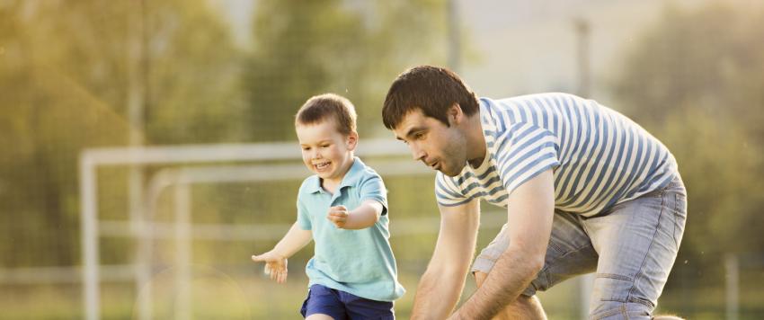 تعرفي على الأهمية الكبيرة للعب طفلك مع والده