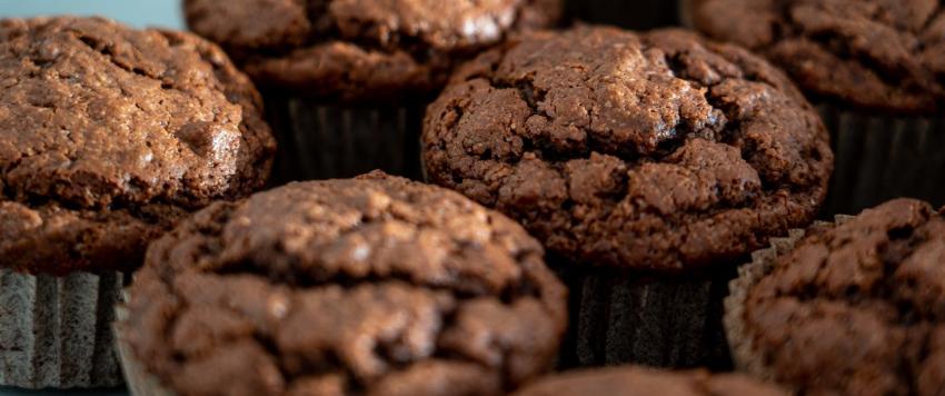 مافن الموز برقائق الشوكولاتة