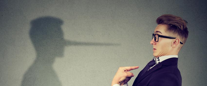 هذه هي الأبراج الخمسة الأكثر كذبًا في علاقتهم مع الشريك