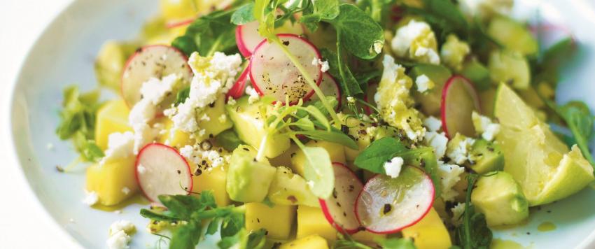 طريقة تحضير سلطة بالجرجير والمانجو