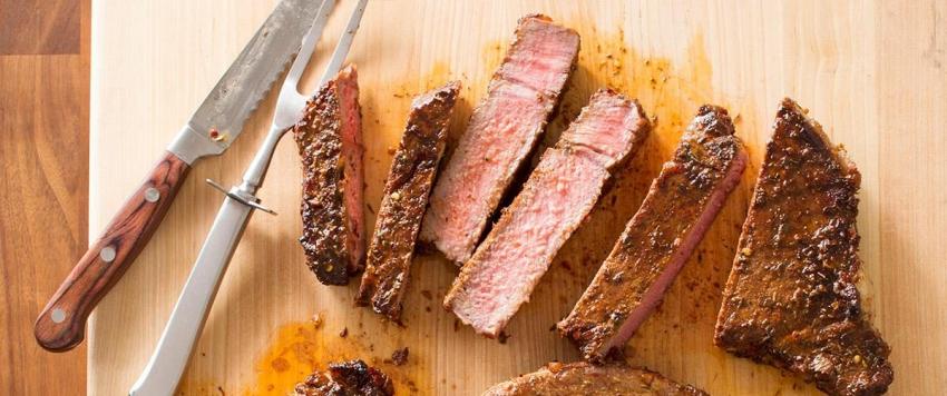 ستيك اللحم المشوي