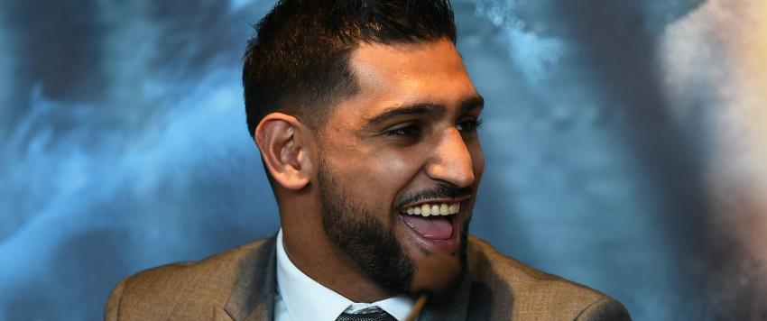 الملاكم الباكستاني "عامر خان" ينشر سفرته الرمضانية.. والفطور لحم مشوي مع المعكرونة