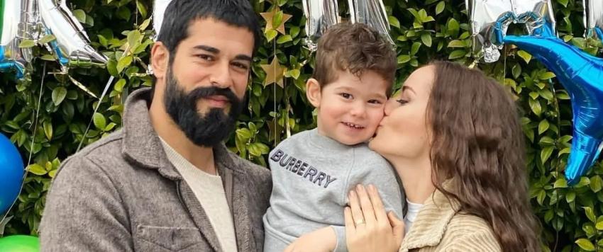 بوراك أوزجيفيت وفهرية أفجان وابنهما