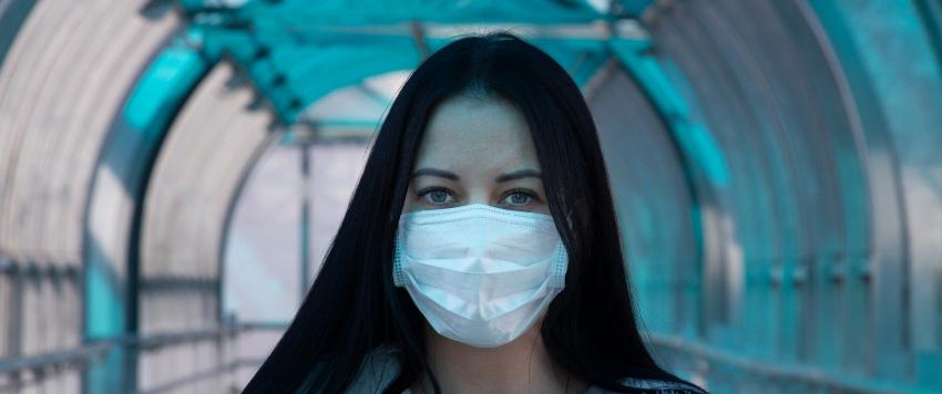 مصممة كويتية تكشف إصابتها بكورونا