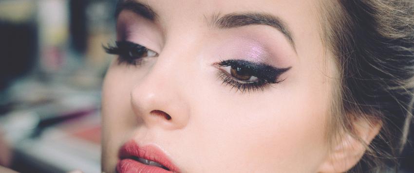 وفقا لشكل عينيكي... تعلمي رسمة العيون المناسبة لكِ