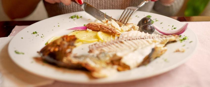 تناول هذه الأنواع من الأسماك يحمي الدماغ من أضرار تلوث الهواء