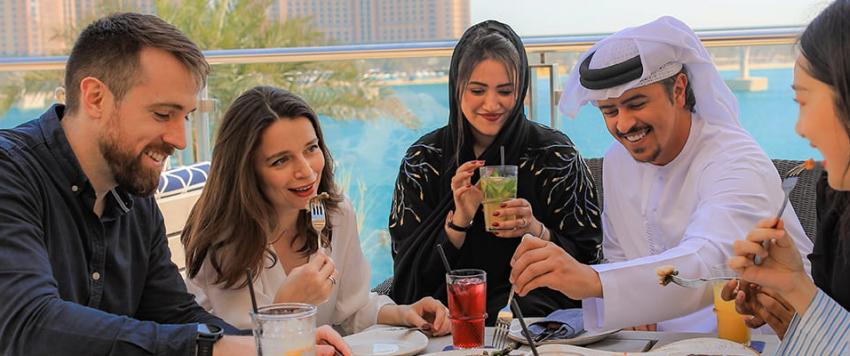 ألعاب نارية تنير سماء دبي خلال مهرجان دبي للمأكولات 2020