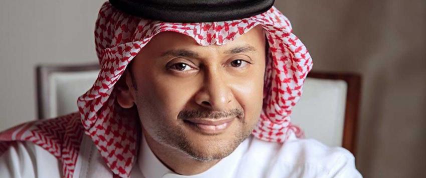 عبد المجيد عبد الله يفقد والدته ويواجه إنتقادات لأنه شارك صورتها من دون حجاب!