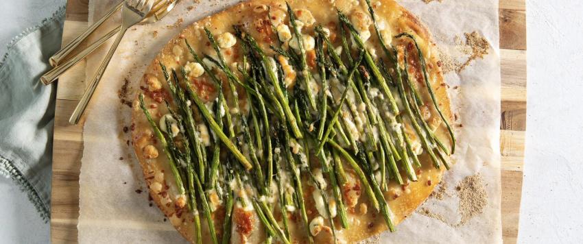 تارت مالح بالجبن والهليون