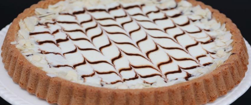 تارت بالقشطة