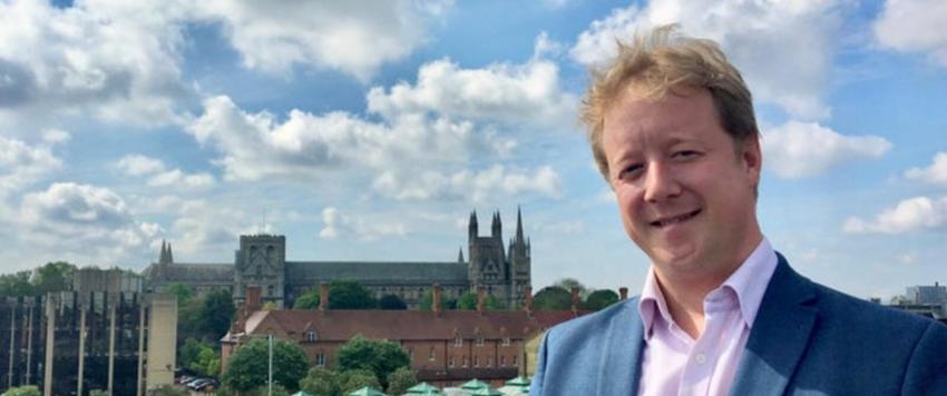 برلماني بريطاني يقرر صوم أسبوع من شهر رمضان