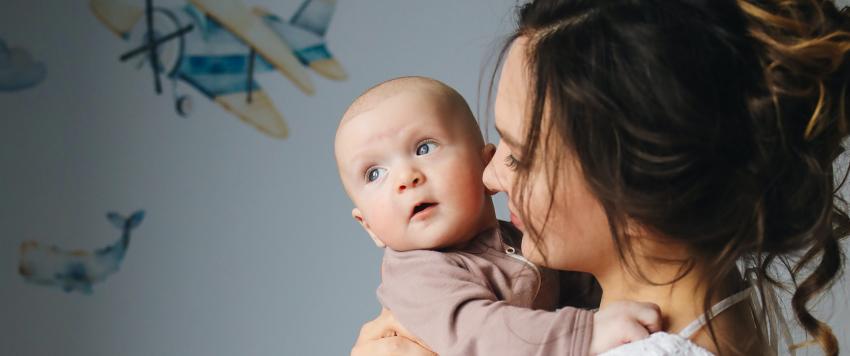 هل يحتاج لقناع؟...  كيف تحمي رضيعك من كورونا؟