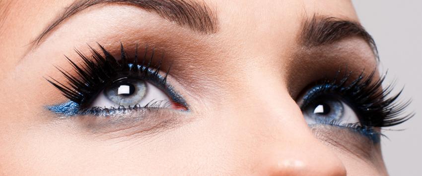 3 خطوات بسيطة لرسم الأيلاينر وإبراز شكل العين كالمحترفين