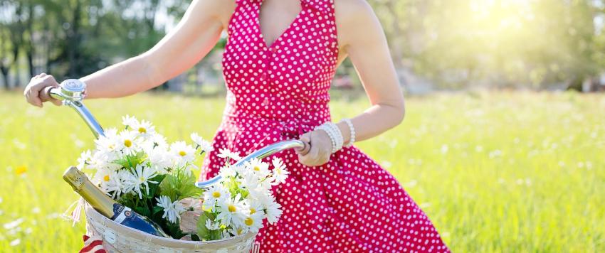 الأنوثة بلمسات استثنائية عنوان مجموعة "أزي آند أوستا" لكوتور ربيع 2020 