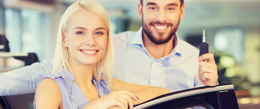 المراة أم السيارة