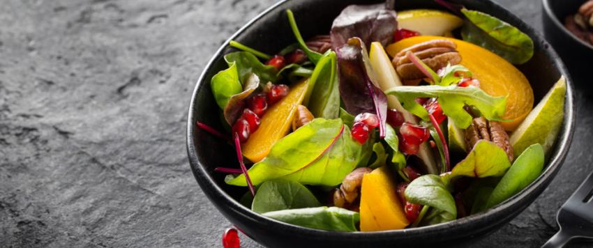 سلطة بالجرجير والمانجو