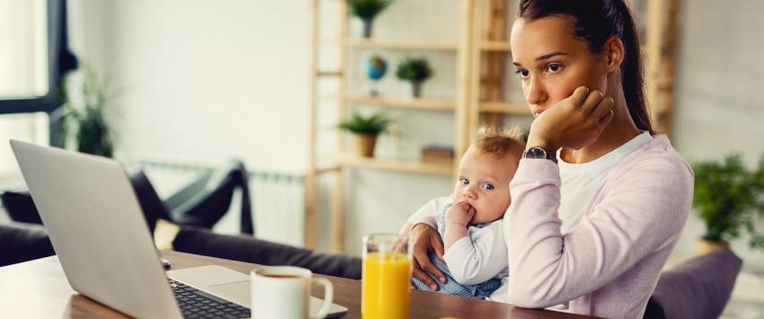 4 علامات لاكتئاب ما بعد الولادة تنذر أنك بحاجة لزيارة إخصائي نفسي .. انتبهي