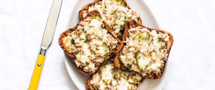 صينية التونة بالتوست