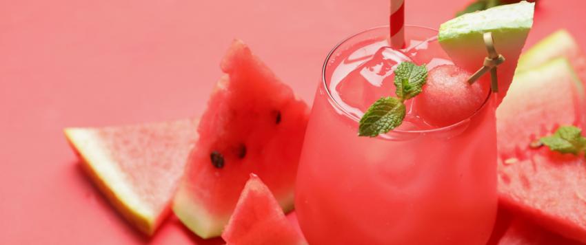 عصير البطيخ بالحليب