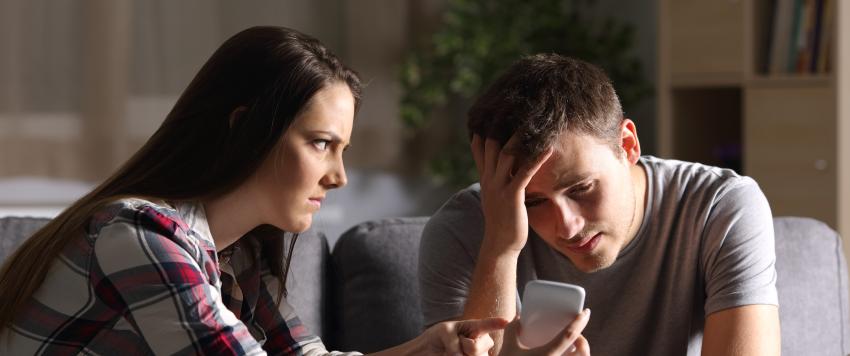  خيانة الزوج لزوجته: نصائح وعلامات