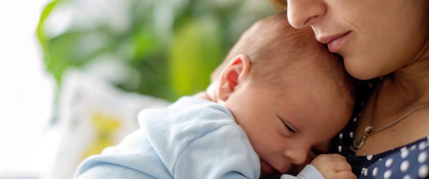 العناية بالأطفال