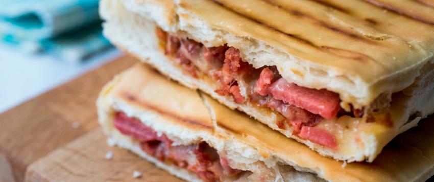 بيتزا التوست 