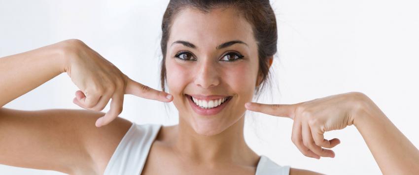 اتبعي هذه الخطوات للحفاظ على أسنانك