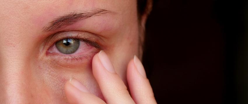 5 مشكلات للعيون تسببت  جائحة كورونا في انتشارها