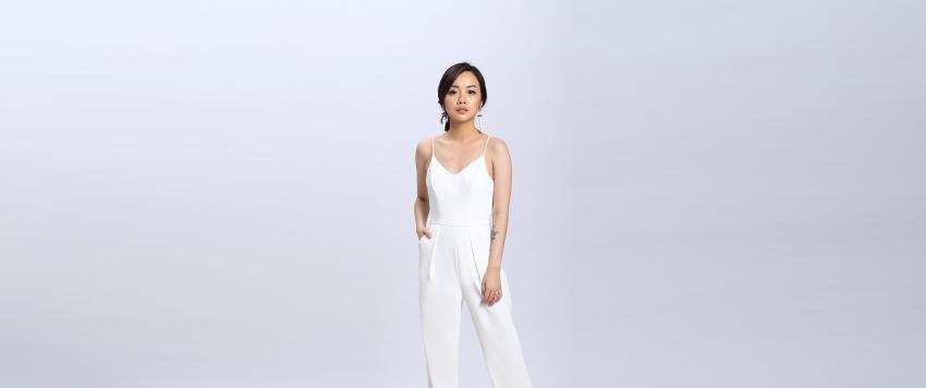 مشاهير ونجمات اخترن الجمبسوت بدلًا من فستان الزفاف