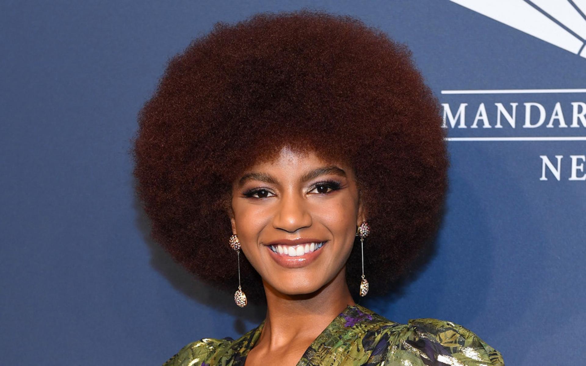 "الأفرو" تسريحة شعر مميزة وأحد مفاخر الحضارة الإثيوبية، مشتقة من اسم القارة السمراء، وتمثل تاريخاً من النضال.  "الأفرو" اسم مشتق من القارة السمراء "أفريقيا"، وهو أسلوب من تقليعات الشعر لدى الذكور والإناث في عموم إثيوبيا، وله ارتباط تاريخي بالنضال القديم، كونه يمثل حقبة لأجيال سابقة في بداية السبعينيات.