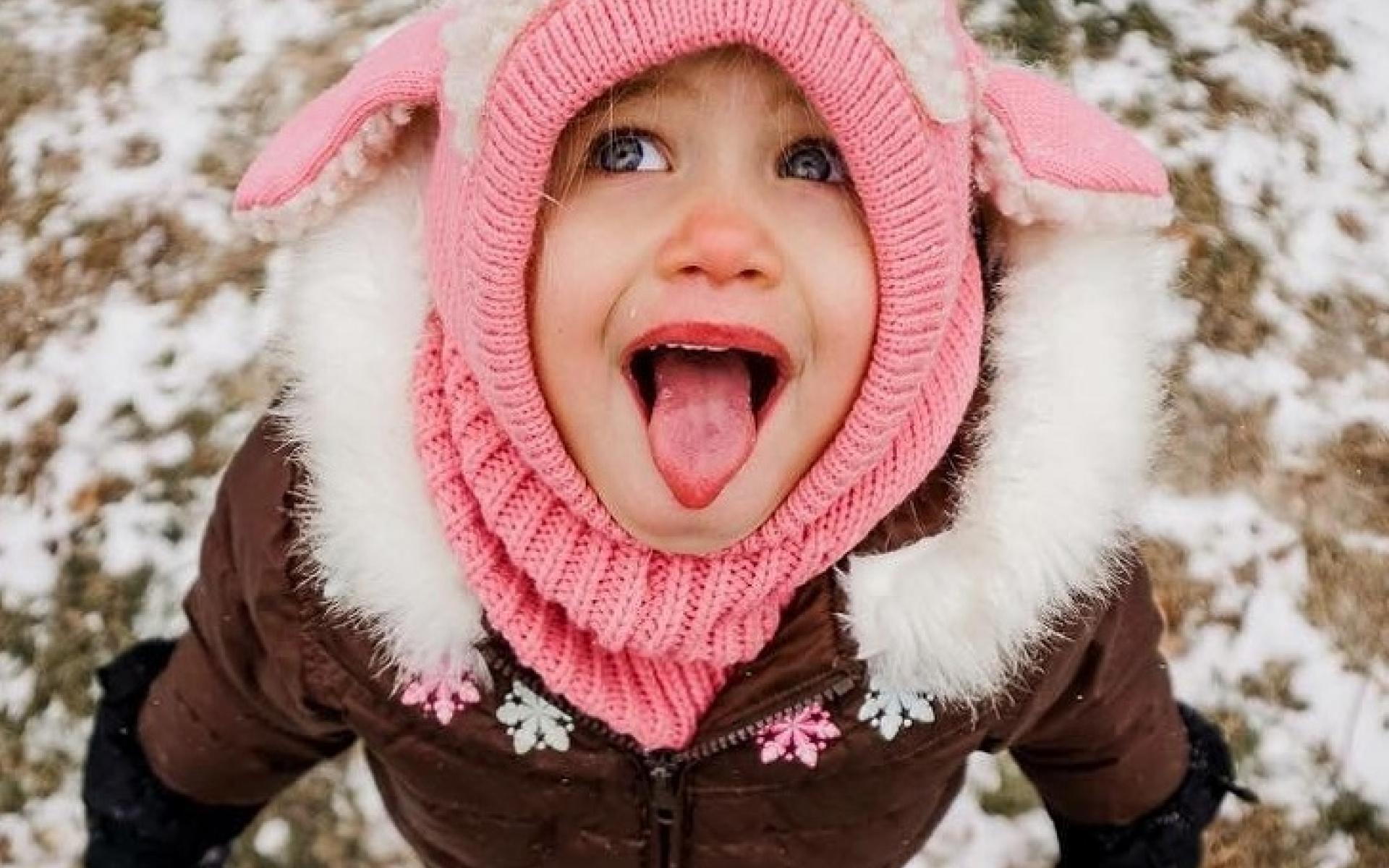 مصورة تلتلقط صور الأطفال بطرق مميزة