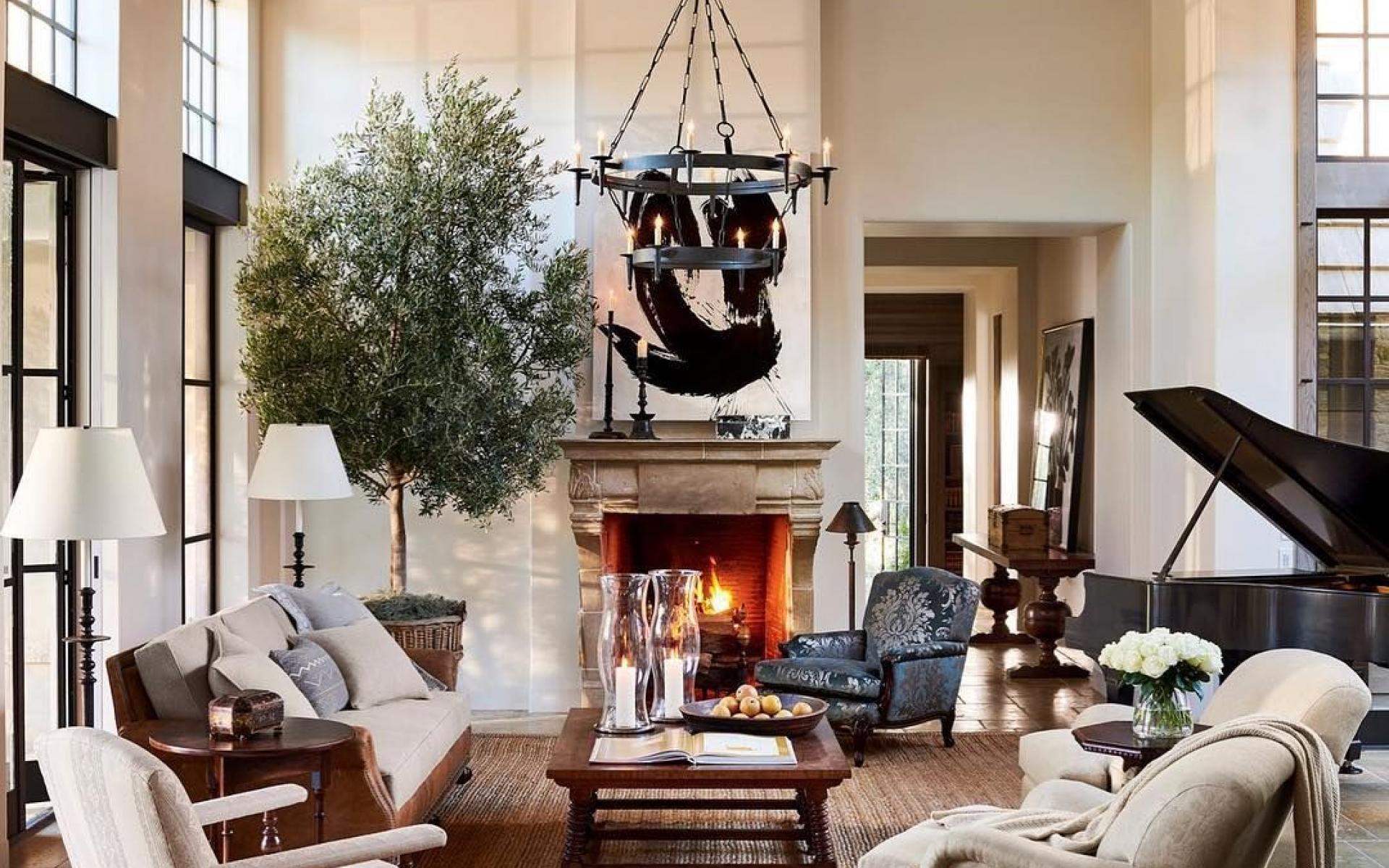 كما عمل تصميمات للمنازل