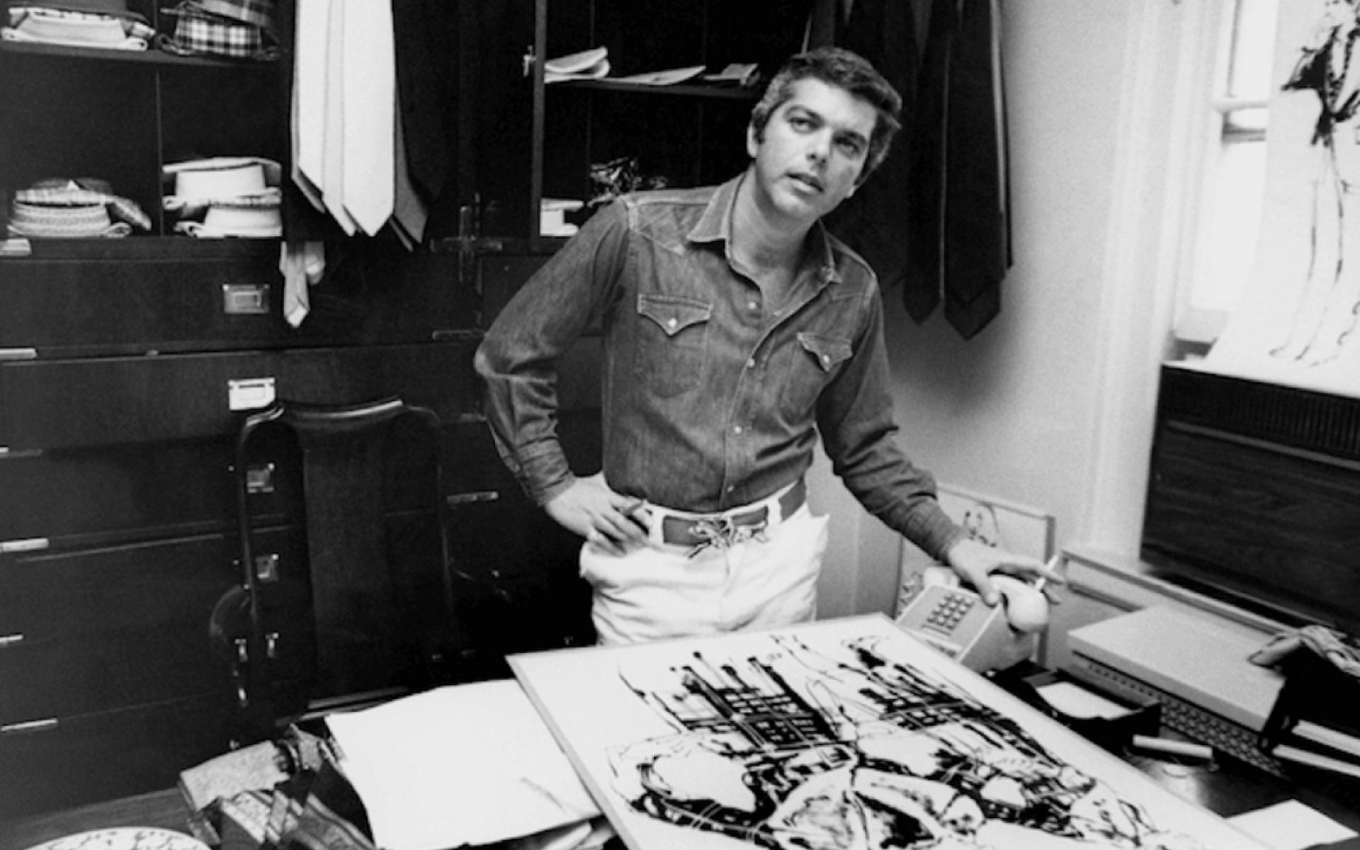 عمل في شركة Brooks Brothers. وشركة Rivetz & Co المتخصصة في ربطات العنق