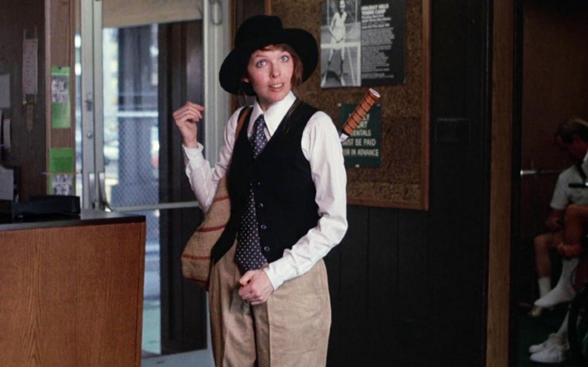 قام بتصميم الملابس للعديد من أفلام هوليوود الشهيرة