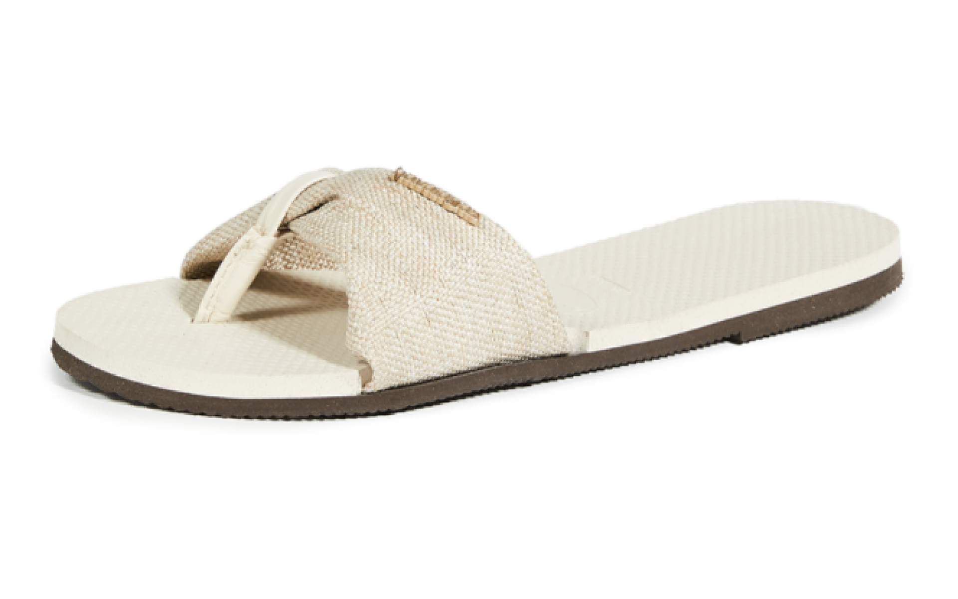 St. Tropez: إذا كنتِ سترتدين هذه الأحذية من صنادل الإصبع فلن تشعرين بالحرج من التباهي به، إذ تحتوي هذه الأحذية على حزام من القماش الملتوي وخيط معدني للمواصفات العالية التي لا تتعارض مع وظيفتها الهادئة.